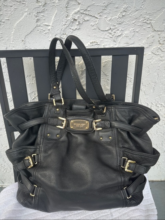 Michael Kors Handbags - Michael Kors Tote